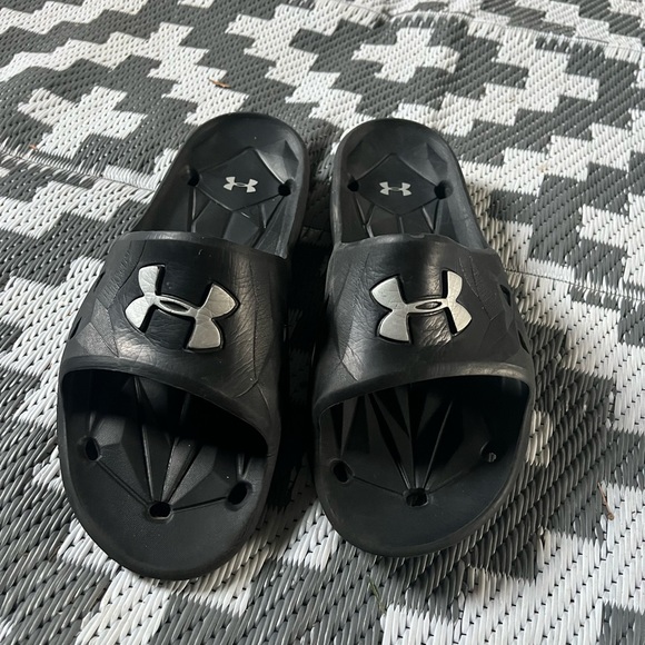 Under Armour slide on shoes! - Picture 1 of 2
